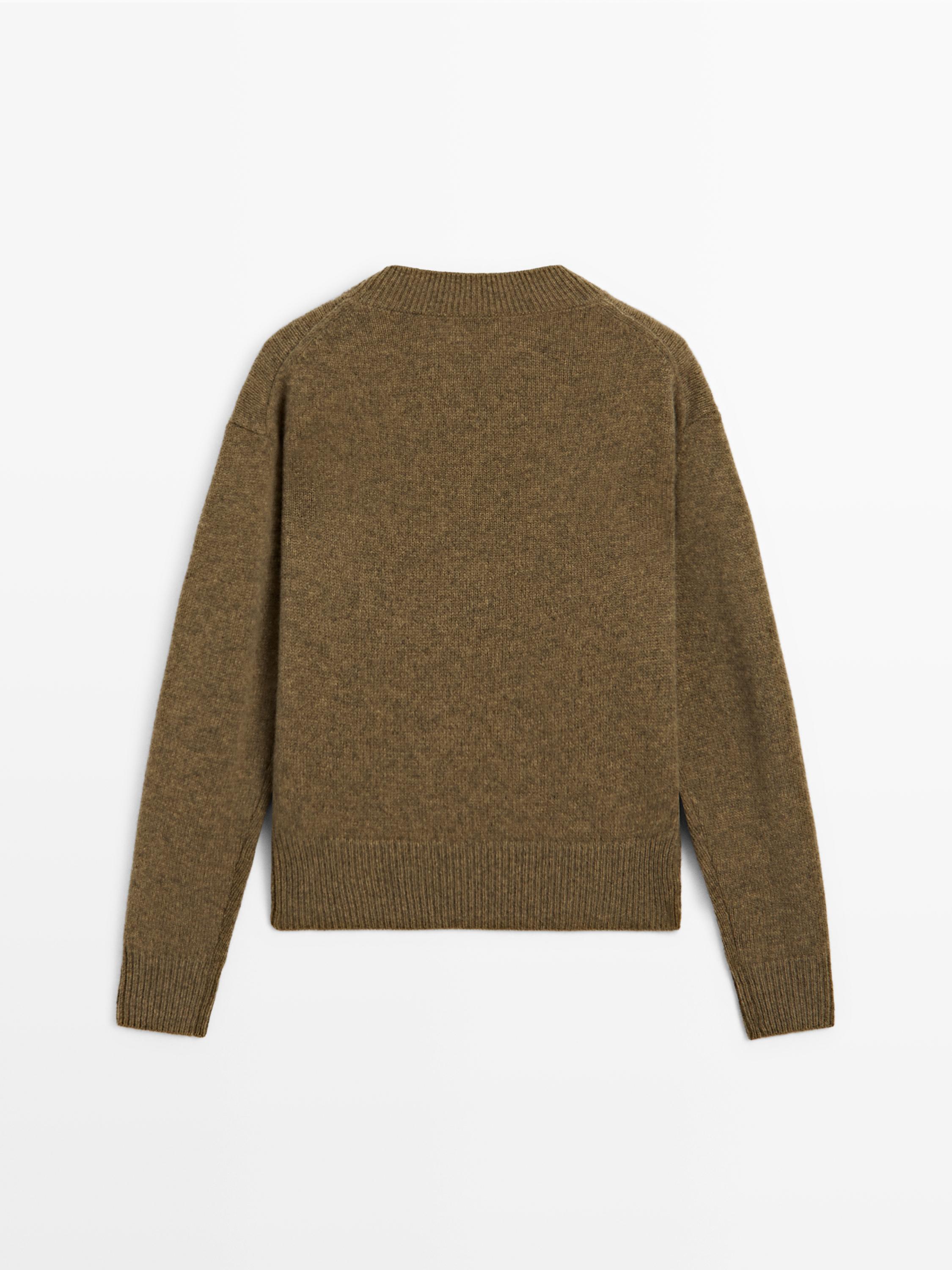 Wool V-neck knit sweater